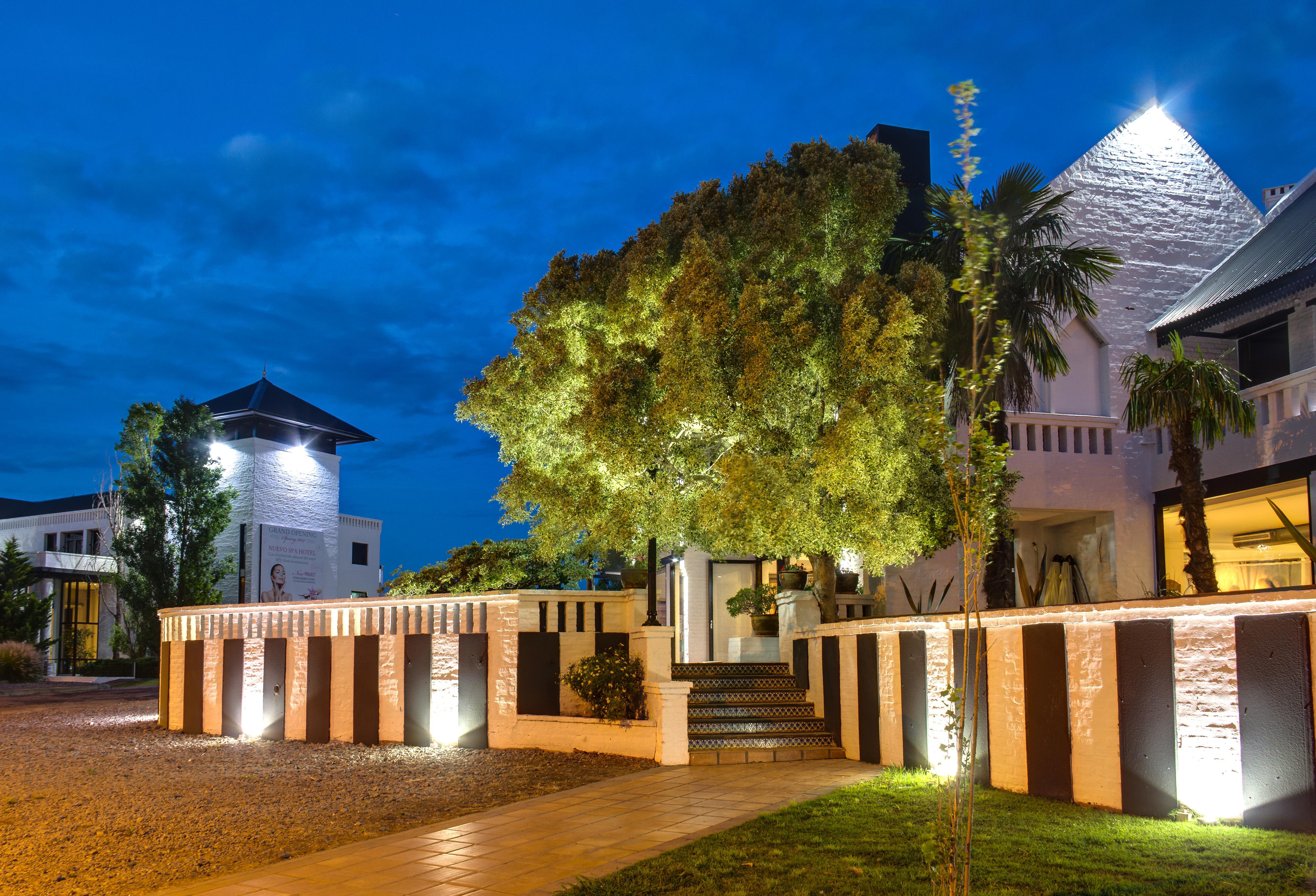 Spa Hotel La Reserve Colonia del Sacramento Bagian luar foto The residence of the Thai ambassador to the United States